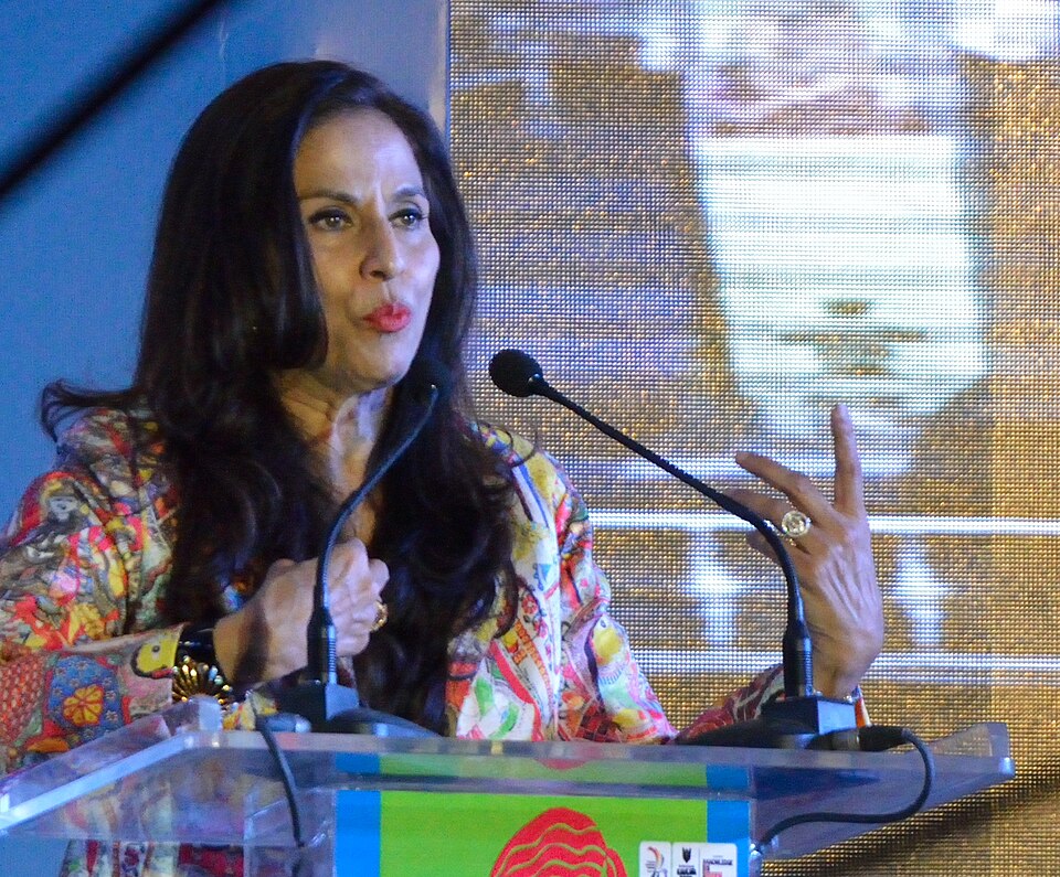 Shobhaa De