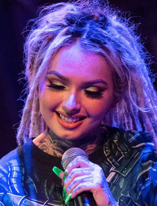 Zhavia